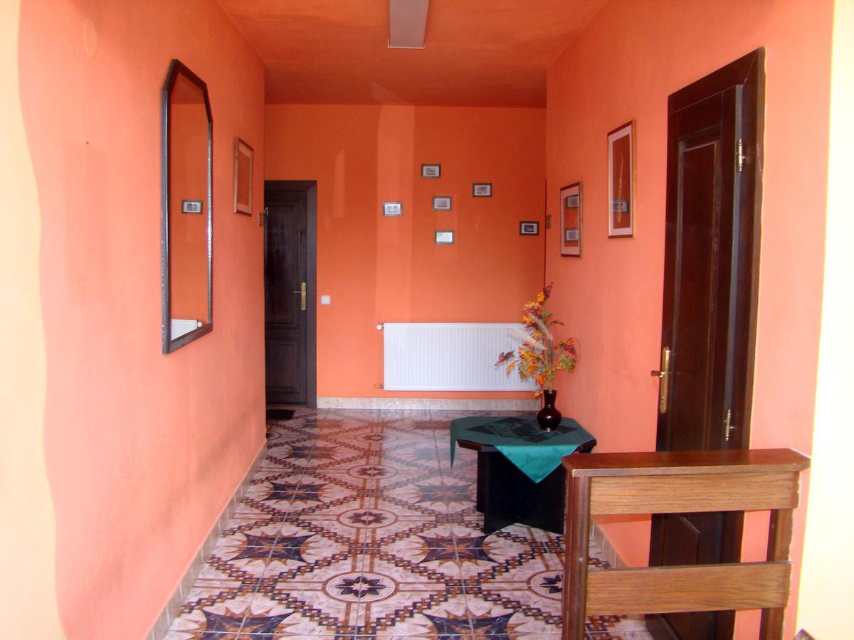 Restaurace Penzion Rafael Dlouhá Brtnice Стая снимка
